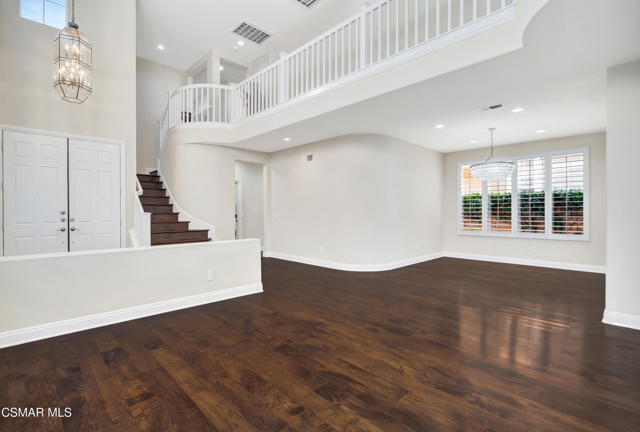 3044 Ferncrest Place, Thousand Oaks CA: https://media.crmls.org/mediaz/3dbf290d-a02e-44ca-80c5-ac034345e79b.jpg