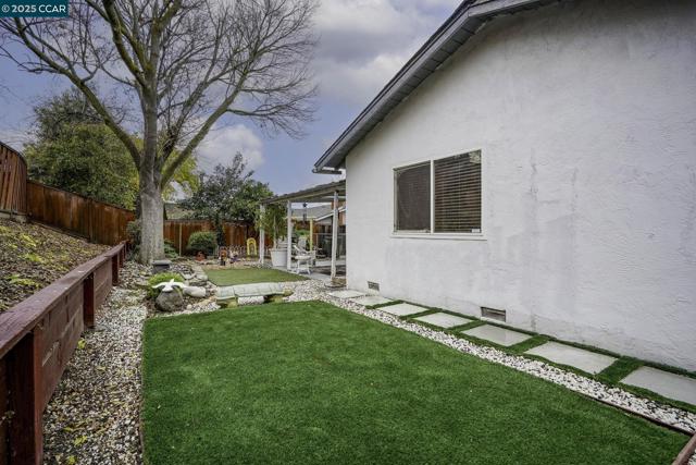 Image 29 of 33 For 2279 Saint George Dr