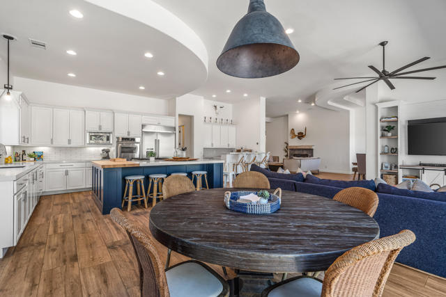 80030 Via Valerosa, La Quinta CA: https://media.crmls.org/mediaz/3dbfc3d8-85c5-499c-ad90-0080582ae15d.jpg