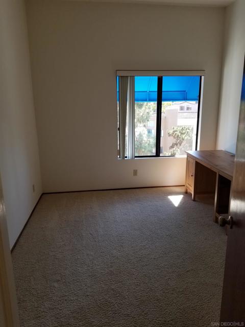 8328 Regents Rd, La Jolla CA: https://media.crmls.org/mediaz/3dbfde68-d65d-463c-b37d-08a38eea2016.jpg