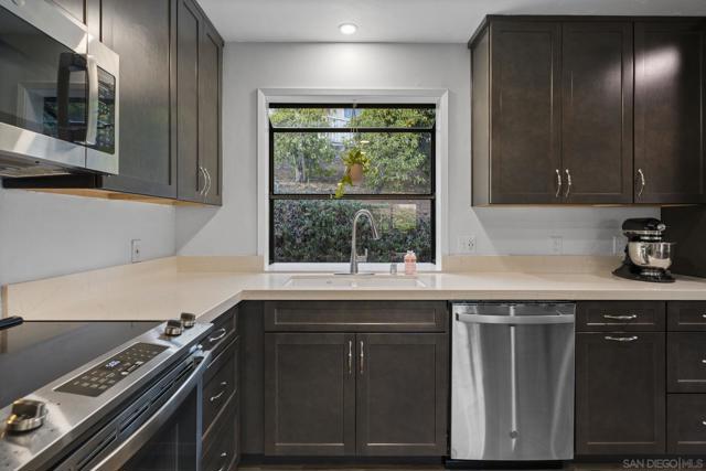 1780 Grove Rd, El Cajon CA: https://media.crmls.org/mediaz/3dc07b6d-a1ee-4c5a-8284-282214a51e50.jpg