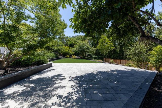 1210 Larnel Place, Los Altos CA: https://media.crmls.org/mediaz/3dc095cf-b017-4dbd-baa3-94277e5d9ebe.jpg