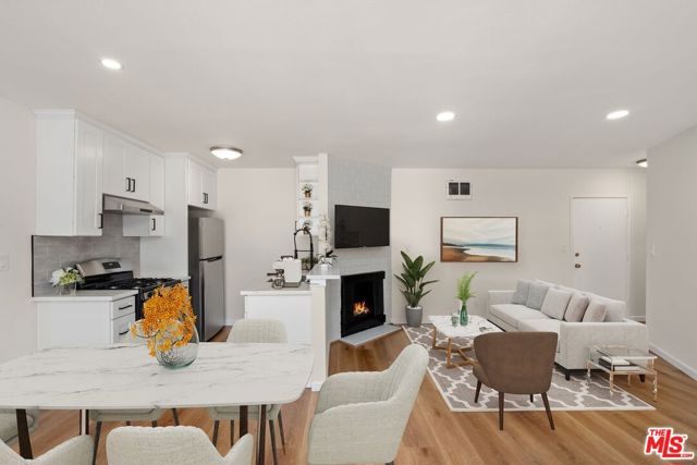 3640 Cardiff Avenue, Los Angeles CA: https://media.crmls.org/mediaz/3dc19874-61c5-4dae-9a03-6a66d2cd7eb1.jpg