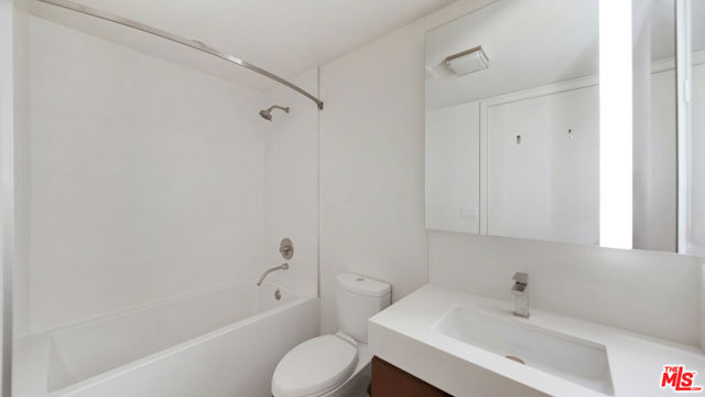 Image 19 of 60 For 1755 Ocean Avenue 303