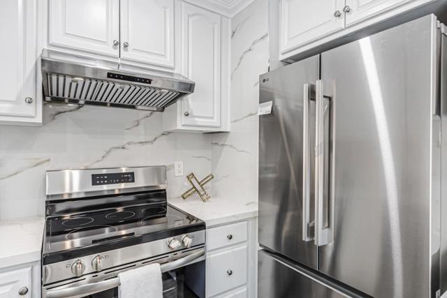 3854 Deans Place Way, San Jose CA: https://media.crmls.org/mediaz/3dc1d210-3931-4101-b567-e4bf58f53bf1.jpg