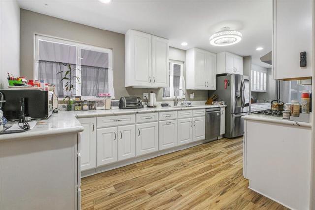 39564 Ciega Creek Drive, Palm Desert CA: https://media.crmls.org/mediaz/3dc248f3-06f3-4f4b-93ba-53cc9cce3d10.jpg