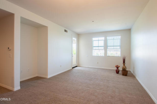 209 Riverdale Court, Camarillo CA: https://media.crmls.org/mediaz/3dc3c0b6-9691-4890-8767-1a5f0c1527c9.jpg