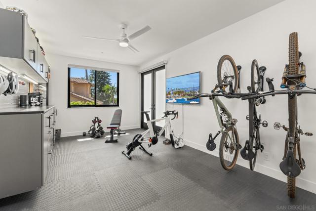 2511 San Clemente Ave, Vista CA: https://media.crmls.org/mediaz/3dc41c1f-f3ef-42e7-b6f0-7e98d1e3384e.jpg