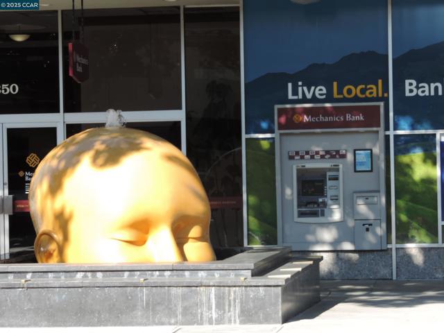 470 N Civic Dr., Walnut Creek CA: https://media.crmls.org/mediaz/3dc52611-33c9-4ea2-b575-a19c7d77e69d.jpg