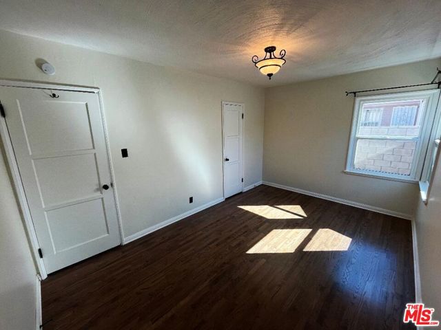1829 S Fairfax Avenue, Los Angeles CA: https://media.crmls.org/mediaz/3dc5d133-46b1-4fb7-bcb7-4cf1aca66a6f.jpg