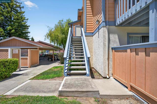 15 Glenwood, Hercules CA: https://media.crmls.org/mediaz/3dc62f23-2313-42c5-9410-631e71224d61.jpg