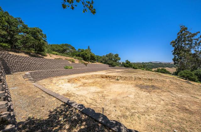 8734 Eagles Roost Road, Salinas CA: https://media.crmls.org/mediaz/3dc63be7-aaf7-43d8-9a1f-230aae794e75.jpg