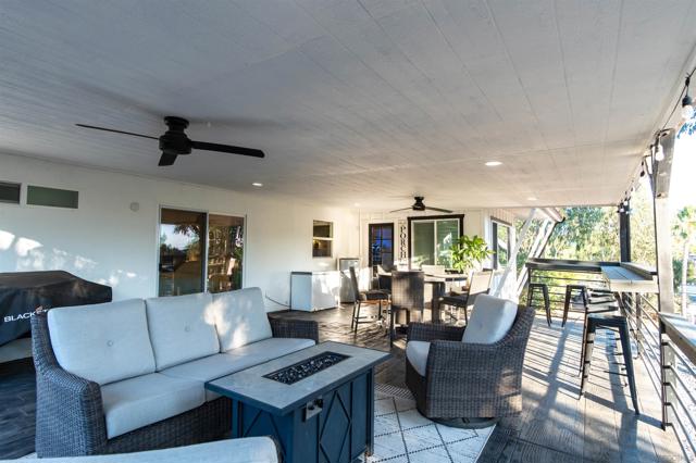 11534 Manzanita Rd, Lakeside CA: https://media.crmls.org/mediaz/3dc71ec7-af27-4415-9fd7-5a33b4829bdd.jpg