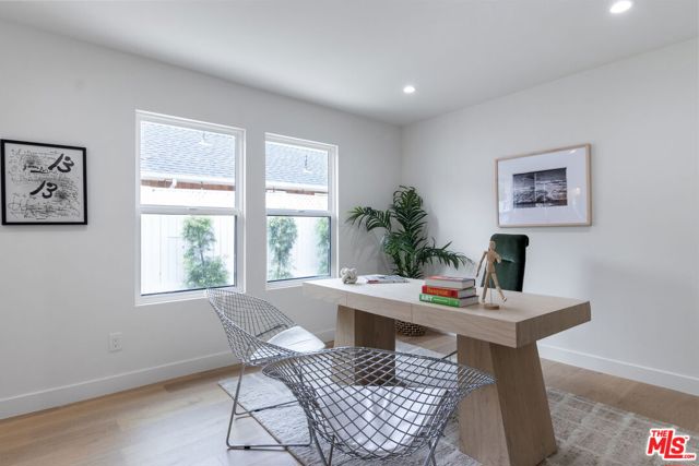 Image 32 of 56 For 4525 Greenbush Avenue