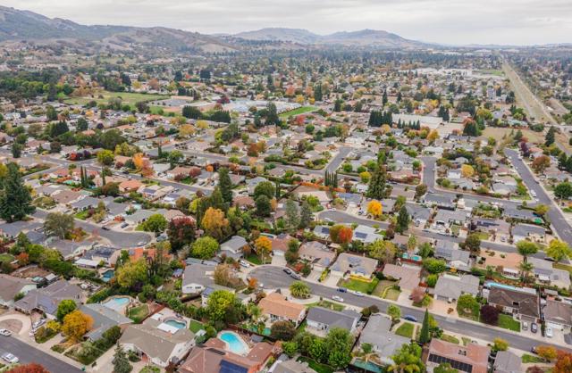 756 Acorn Court, San Ramon CA: https://media.crmls.org/mediaz/3dc88921-93f8-4dde-b50f-e6a1bfccfb48.jpg
