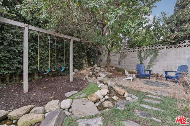 3143 Shelby Drive, Los Angeles CA: https://media.crmls.org/mediaz/3dc8d986-22e6-4548-98a9-e7446fee37d3.jpg