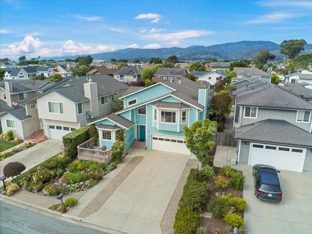 323 Garcia Avenue, Half Moon Bay CA: https://media.crmls.org/mediaz/3dc94dcf-1bad-4163-8080-3483c9753857.jpg