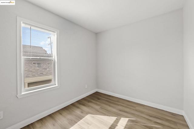 1311 87Th Ave, Oakland CA: https://media.crmls.org/mediaz/3dc94f9e-3e86-4606-b6e8-8a23ef438e83.jpg