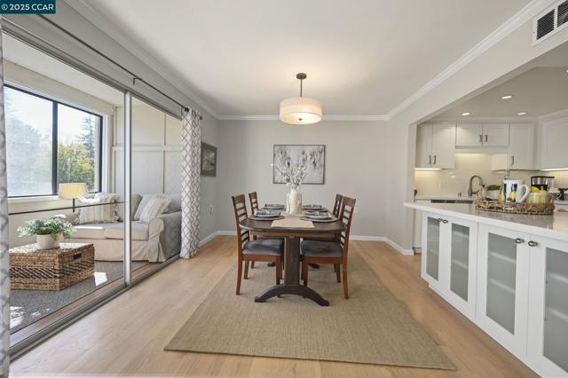 2000 Golden Rain Road, Walnut Creek CA: https://media.crmls.org/mediaz/3dc97800-9146-43ff-b945-cf99887e45e8.jpg