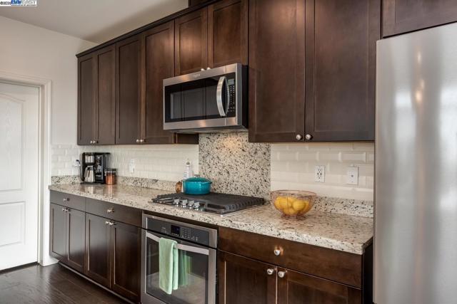 3077 Valley Of Hearts Del Pl, San Jose CA: https://media.crmls.org/mediaz/3dc9af3e-fada-467a-b155-dfc9de6b2eba.jpg