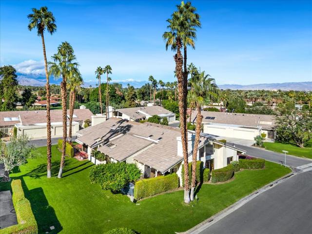 46520 Arapahoe Circle, Indian Wells CA: https://media.crmls.org/mediaz/3dca26a2-7c10-48d3-8361-ff1b8e12cf65.jpg