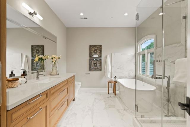 1535 Lakeview Drive, Hillsborough CA: https://media.crmls.org/mediaz/3dcb0847-707c-478c-9698-abe88dd4e297.jpg