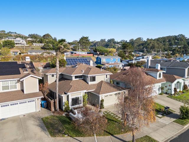 229 Marvilla Circle, Pacifica CA: https://media.crmls.org/mediaz/3dcb67e6-541f-4fcb-8717-92c14fd3bd01.jpg