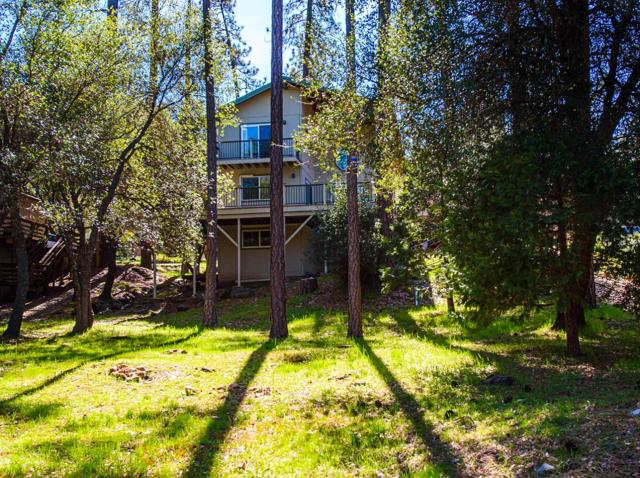 13069 Wells Fargo Drive, Groveland CA: https://media.crmls.org/mediaz/3dcbe2c8-3925-4974-8d92-024a2dfe0346.jpg