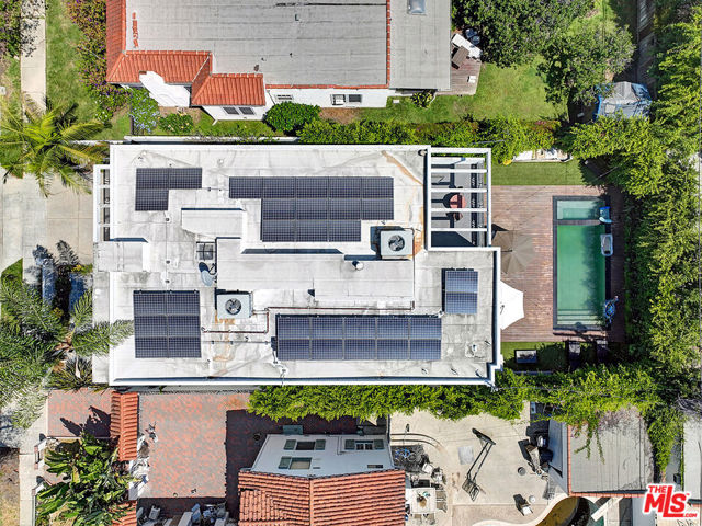 6360 Maryland Drive, Los Angeles CA: https://media.crmls.org/mediaz/3dccd5e9-10c9-4ad1-be62-0d5612af3870.jpg