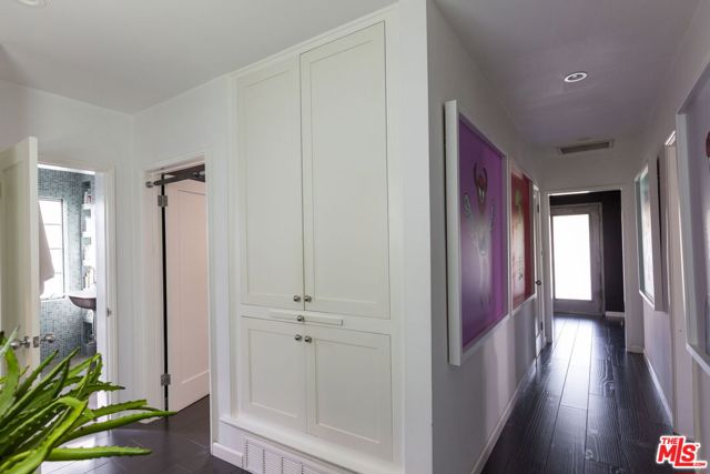 1259 S Bedford Drive, Los Angeles CA: https://media.crmls.org/mediaz/3dcdfe49-41d1-4990-850c-f7cbc8e91a68.jpg