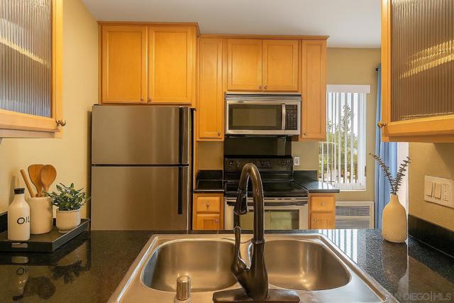 4860 Rolando Ct., San Diego CA: https://media.crmls.org/mediaz/3dce875c-f9ad-4a5e-b296-d1609c17fff3.jpg