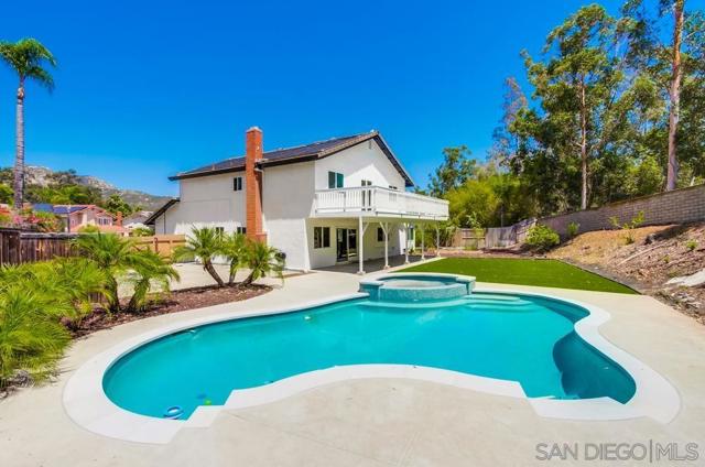 12709 Treeridge Ter, Poway CA: https://media.crmls.org/mediaz/3dce8b00-46c9-4ba2-8fa4-37aa5ce5e0db.jpg