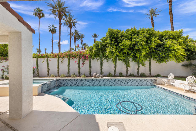 75465 Montecito Drive, Indian Wells CA: https://media.crmls.org/mediaz/3dce8bfb-69c8-4ce1-a44e-49b5bc824f13.jpg