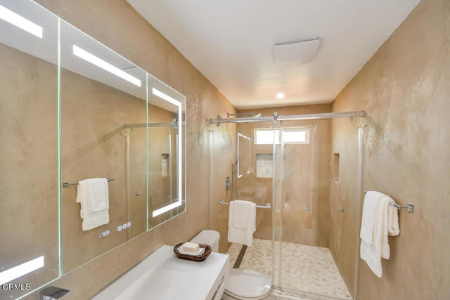 4035 W Avenue 42, Los Angeles CA: https://media.crmls.org/mediaz/3dceb11c-57eb-4f57-998f-5e0b47f74f05.jpg