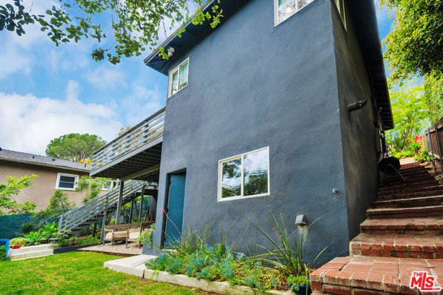 380 Tamarac Drive, Pasadena CA: https://media.crmls.org/mediaz/3dcf2e61-c8d4-48d8-9128-a432be942bc8.jpg