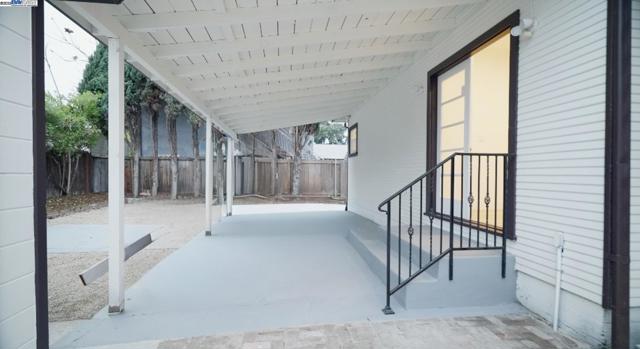 415 W 9Th St, Antioch CA: https://media.crmls.org/mediaz/3dcf7db0-a4d7-4f82-a0b2-c8d584010f6c.jpg