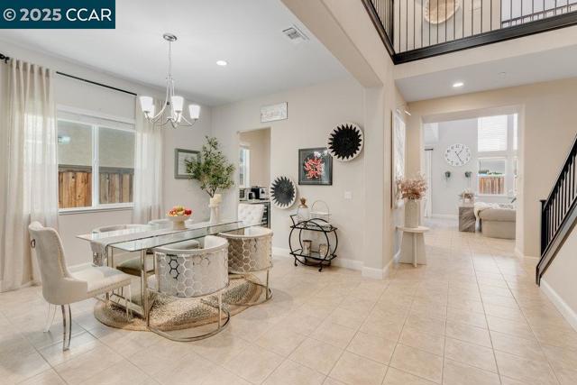 363 Fletcher Lane, Brentwood CA: https://media.crmls.org/mediaz/3dcfc8d6-efd0-425f-9a1f-4f3ccf536c79.jpg