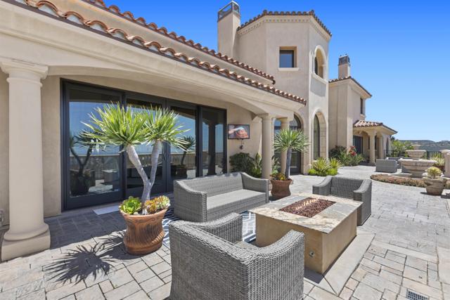 Detail Gallery Image 12 of 28 For 8039 El Cielo, Rancho Santa Fe,  CA 92067 - 5 Beds | 6/1 Baths