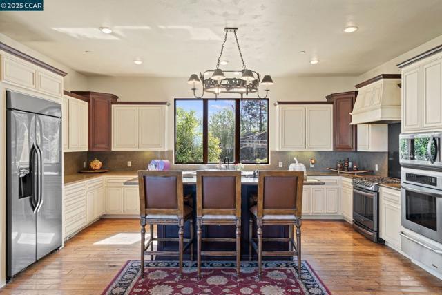 633 Kalthoff Cmn, Livermore CA: https://media.crmls.org/mediaz/3dd0c5cd-31d7-403c-bf2a-96876a550ee3.jpg