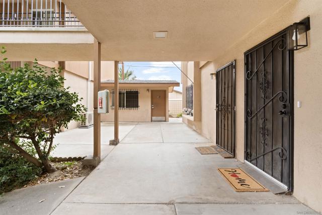 540 Oakdale Ln, El Cajon CA: https://media.crmls.org/mediaz/3dd0db10-4158-4dd0-b096-cc1ff8a4a59e.jpg