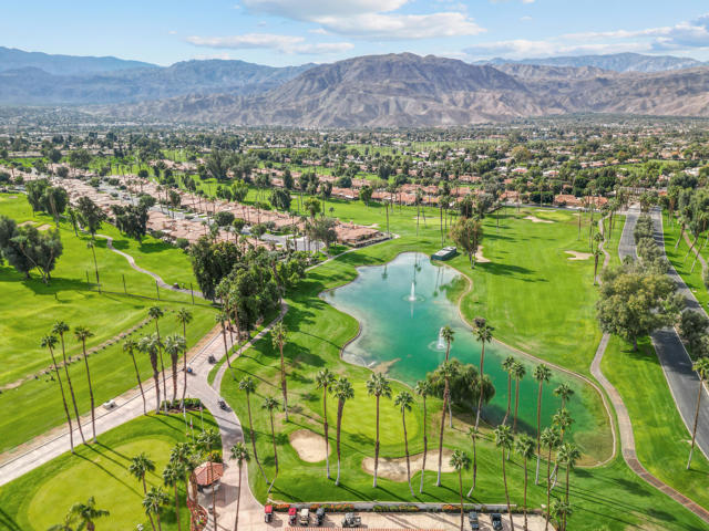 130 Don Miguel Circle, Palm Desert CA: https://media.crmls.org/mediaz/3dd1431a-68e9-426d-9fc9-6dde5cf7584a.jpg