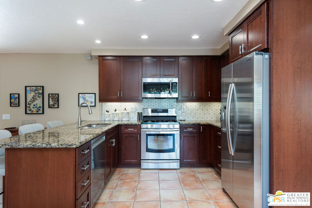 2795 Alondra Way, Palm Springs CA: https://media.crmls.org/mediaz/3dd17752-151d-4bb1-97dd-c0a3289ac2db.jpg
