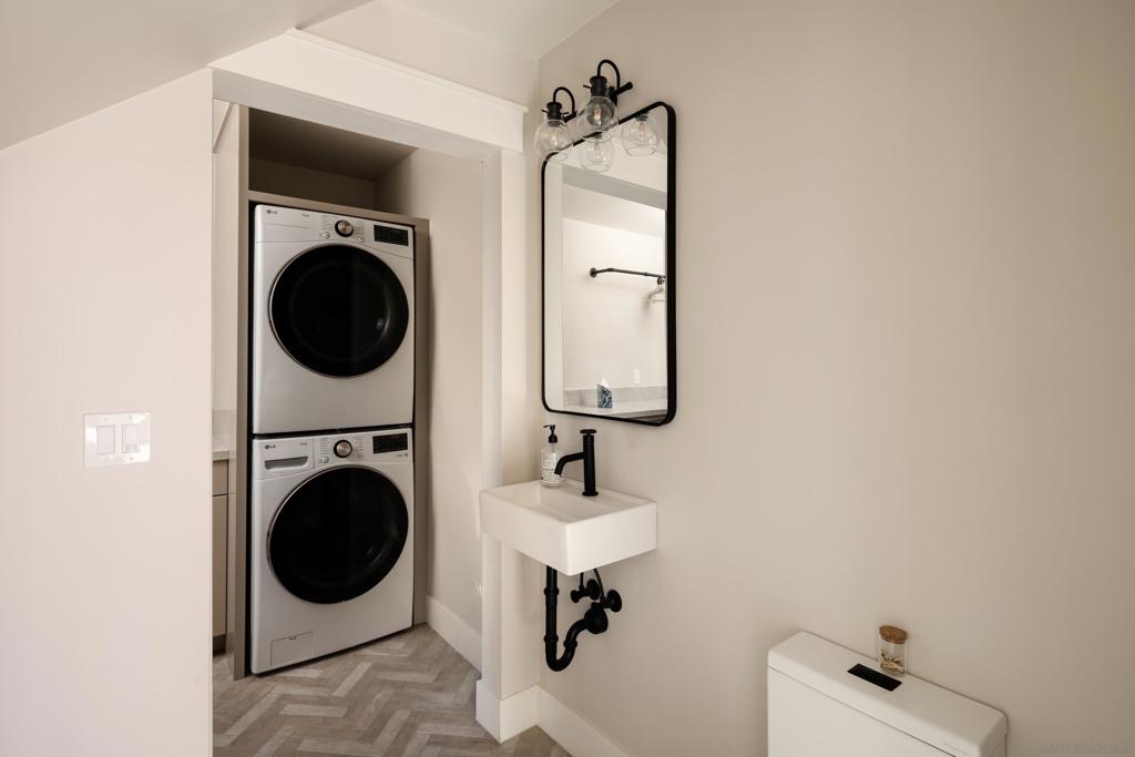 1185 Barcelona Dr - photo 20