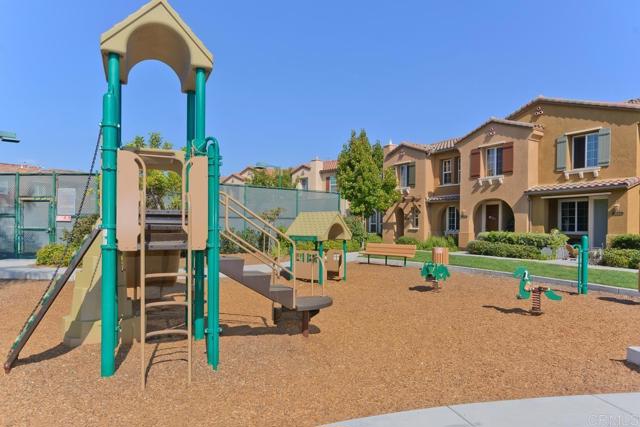 13032 Alora, San Diego CA: https://media.crmls.org/mediaz/3dd1dd24-5034-452d-b74b-92228146b335.jpg