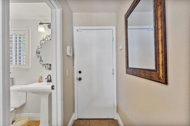 120 Tierra Del Sol, Hollister CA: https://media.crmls.org/mediaz/3dd23a1d-da62-4a92-ba30-73e78657cd35.jpg