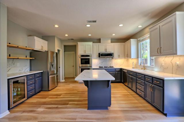 1250 Sunrise Drive, Gilroy CA: https://media.crmls.org/mediaz/3dd2ab12-f643-4408-a870-b954adc99395.jpg