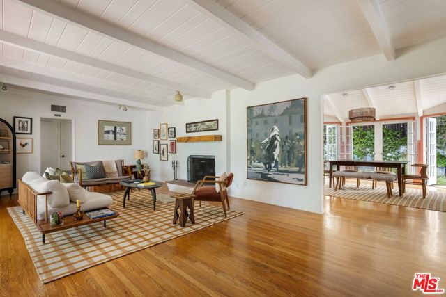 3476 Meier Street, Los Angeles CA: https://media.crmls.org/mediaz/3dd38e56-7638-482b-a3be-ab9047bbb241.jpg