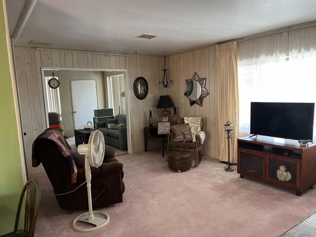 69280 Fairway Drive, Desert Hot Springs CA: https://media.crmls.org/mediaz/3dd3aab7-db5c-48ba-97c7-32c221173816.jpg