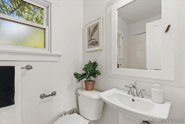 2778 Rosecrans St, San Diego CA: https://media.crmls.org/mediaz/3dd3b6da-a708-469a-aa45-442b62bd8633.jpg