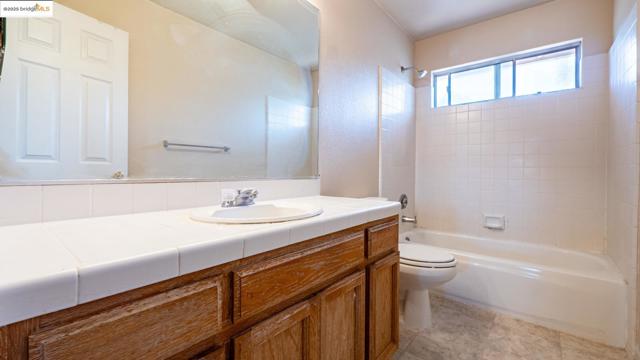632 Burwood WAY, Antioch CA: https://media.crmls.org/mediaz/3dd4106b-5e13-4ae6-84c7-76b9713828d1.jpg